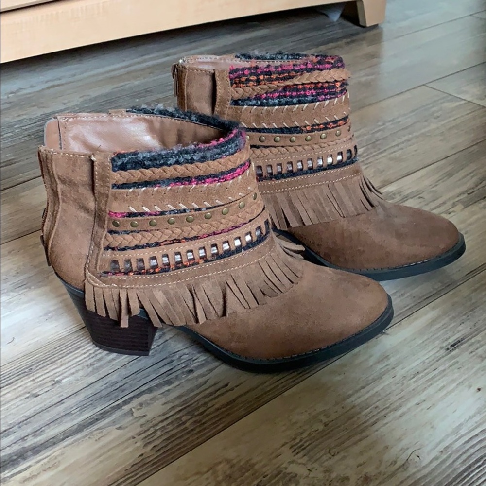 MUDD booties